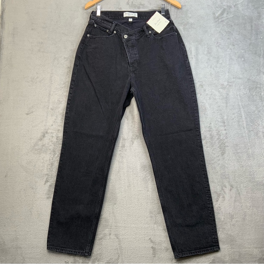 Abercrombie & Finch The Dad High Rise Curve Love Jean. Size 29/8R. Black. (NWT).